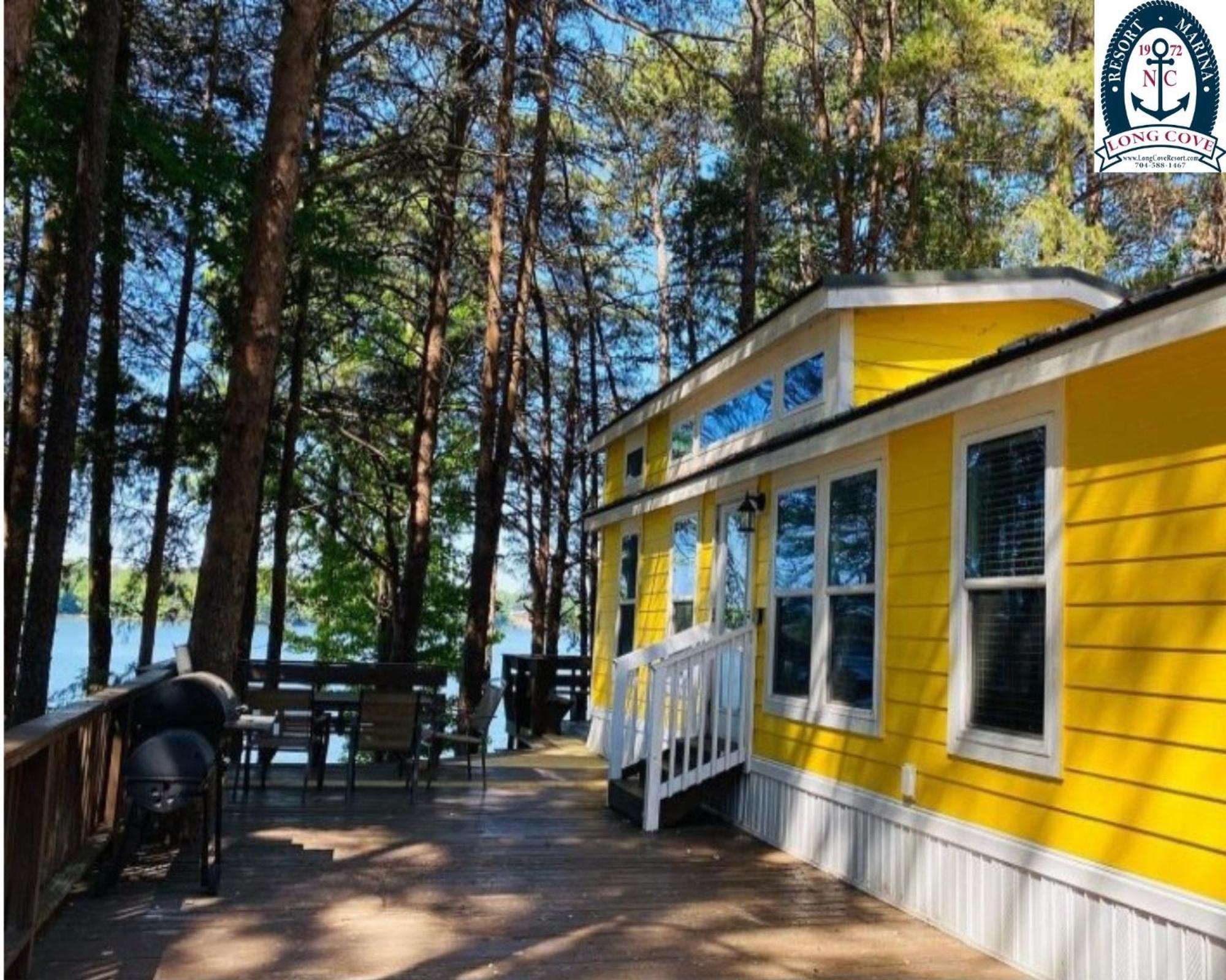 Long Cove Resort And Marina Charlotte Room photo